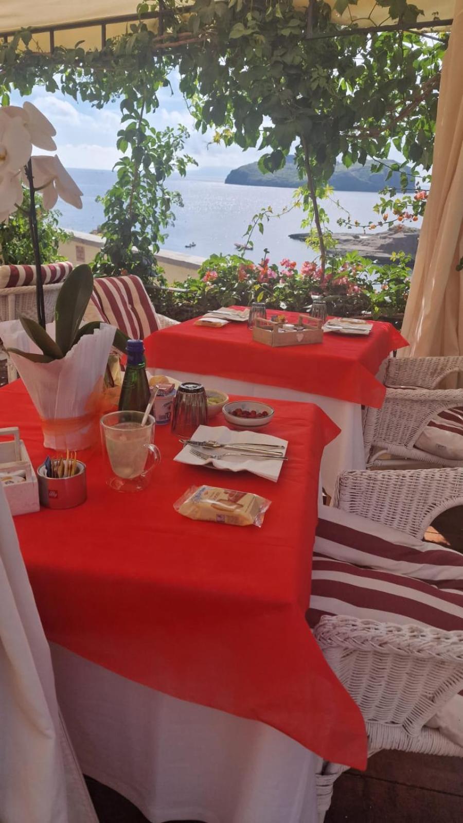 Hotel Villa Iulia Ventotene Kültér fotó