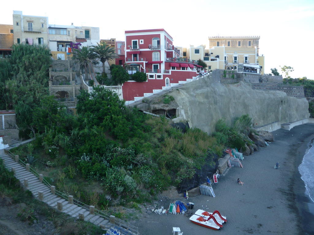 Hotel Villa Iulia Ventotene Kültér fotó