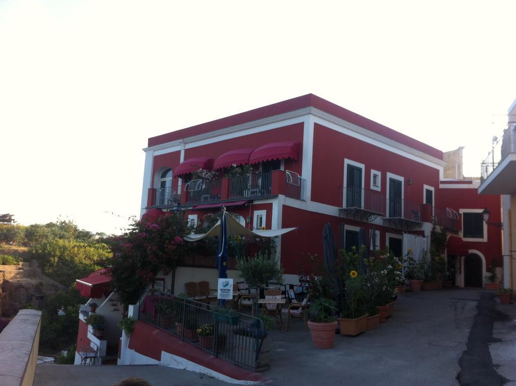 Hotel Villa Iulia Ventotene Kültér fotó