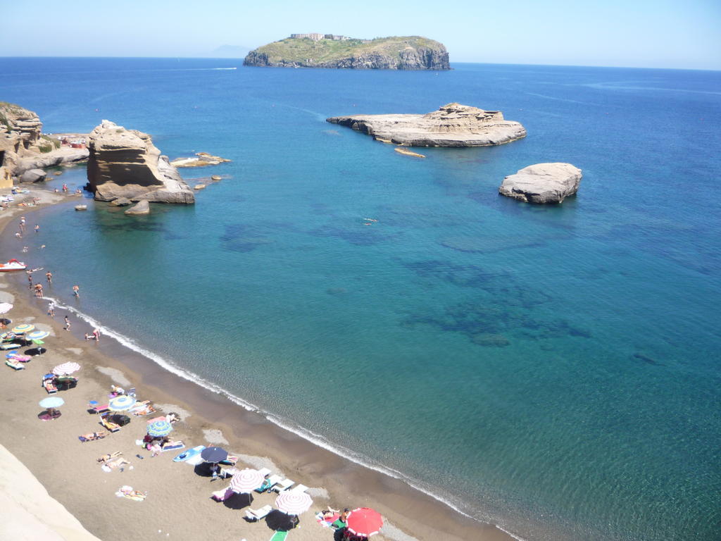 Hotel Villa Iulia Ventotene Kültér fotó