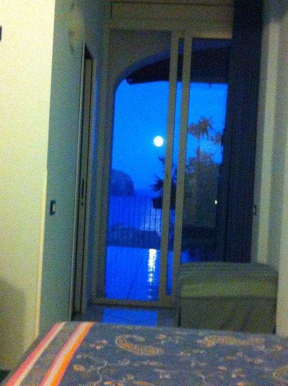 Hotel Villa Iulia Ventotene Kültér fotó