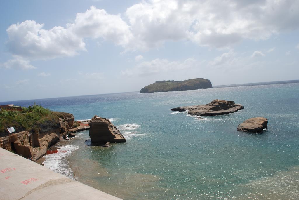 Hotel Villa Iulia Ventotene Kültér fotó