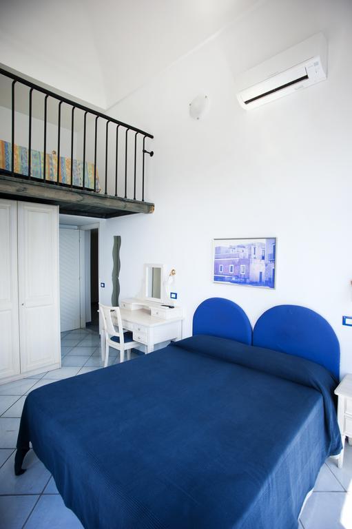 Hotel Villa Iulia Ventotene Kültér fotó