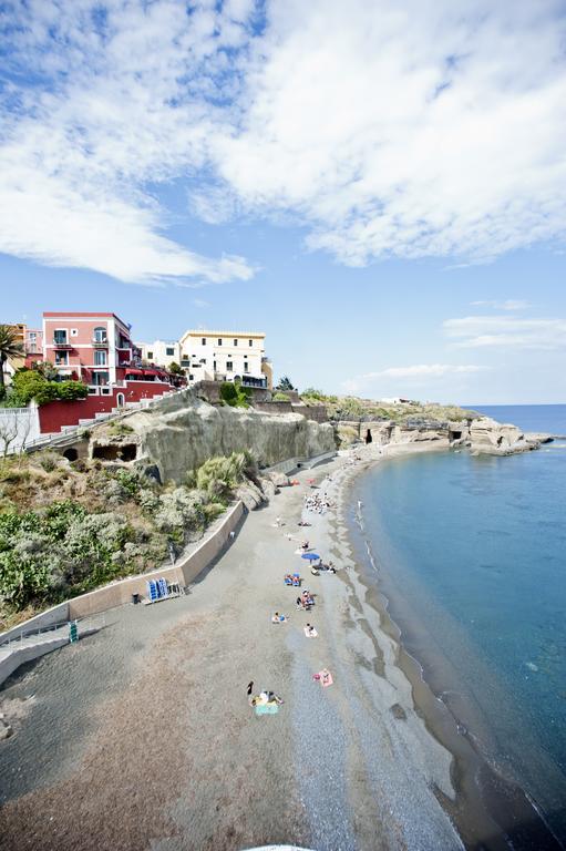 Hotel Villa Iulia Ventotene Kültér fotó