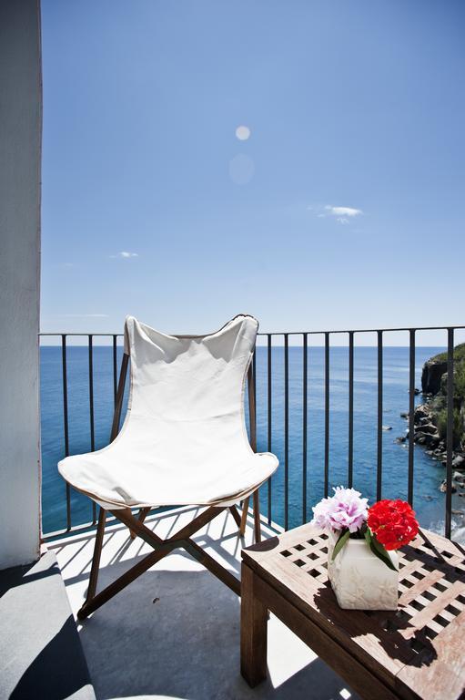Hotel Villa Iulia Ventotene Kültér fotó