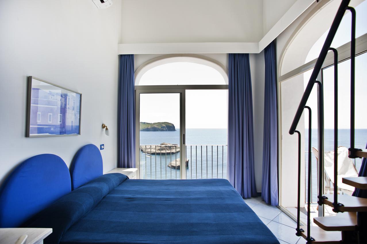 Hotel Villa Iulia Ventotene Kültér fotó
