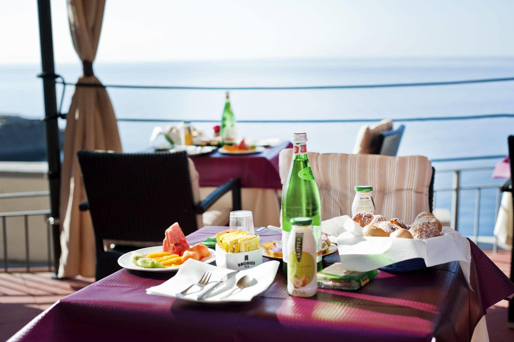 Hotel Villa Iulia Ventotene Kültér fotó